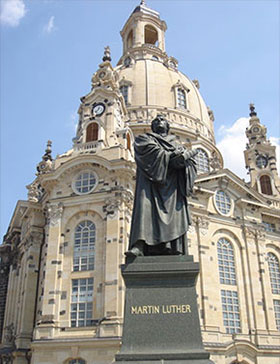 Martin Luther statue